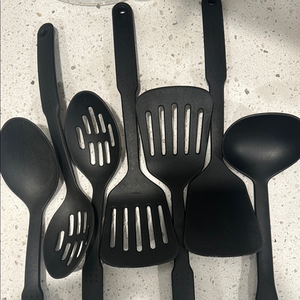 Kitchen utensils. 3 spoons, 1 ladle, 3 spatulas